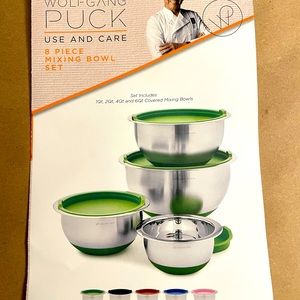 New Wolfgang Puck 8 Piece Mixing Bowl Set - black lids. New in box